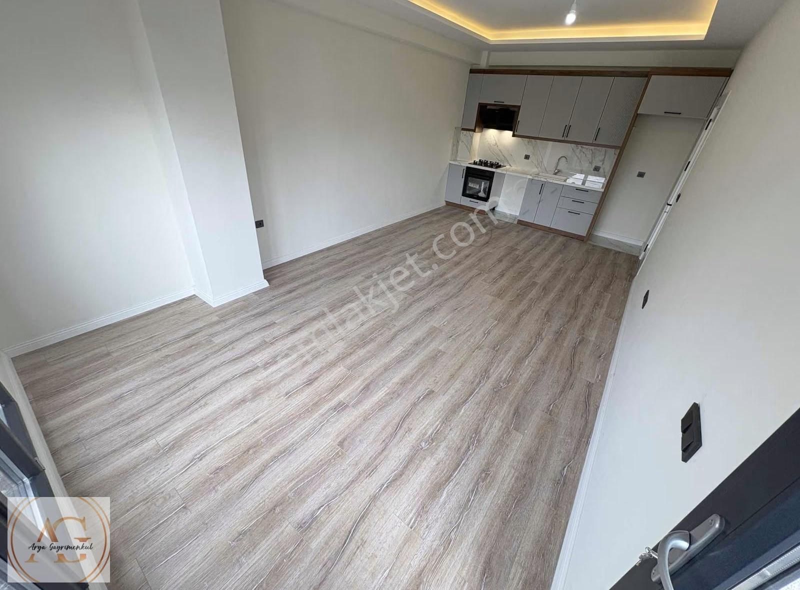 Arya'dan Şık Tasarımlı 2+1 Ebeveyn Banyyolu Ön Cephe Daire - Görsel 34
