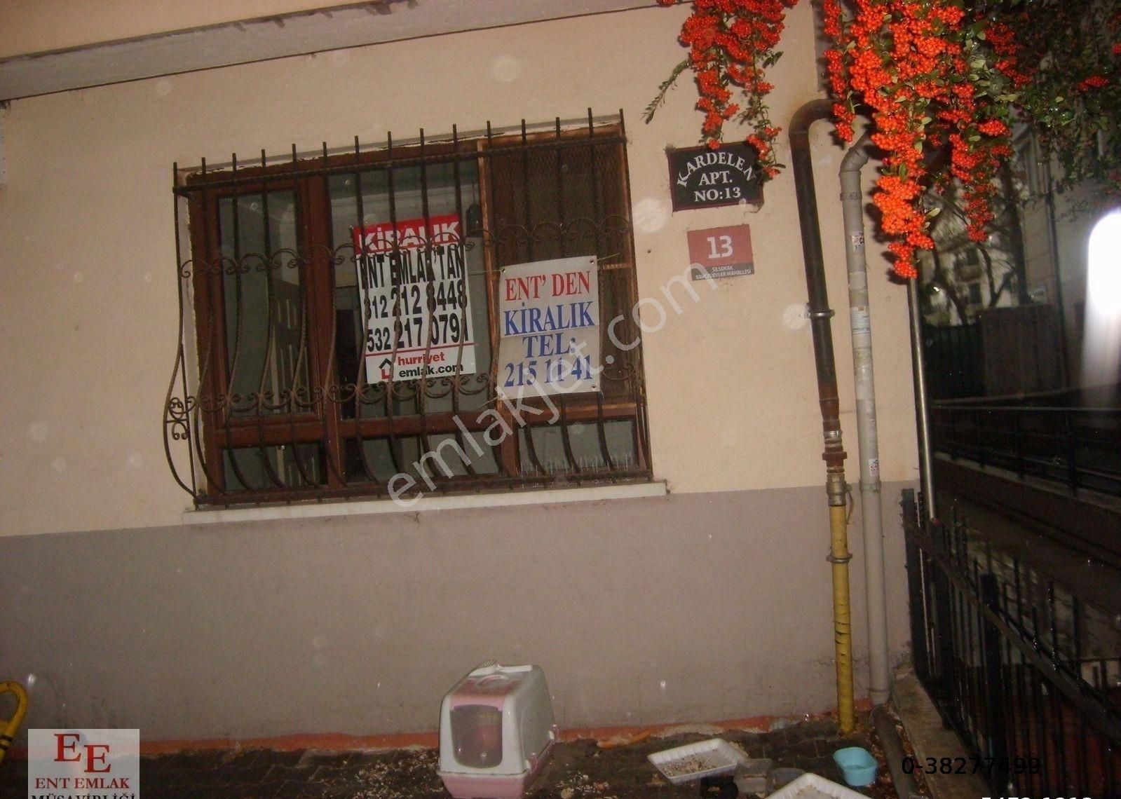 Bahçeli 5.sokaskta 2+1 Kombili Giriş Ön