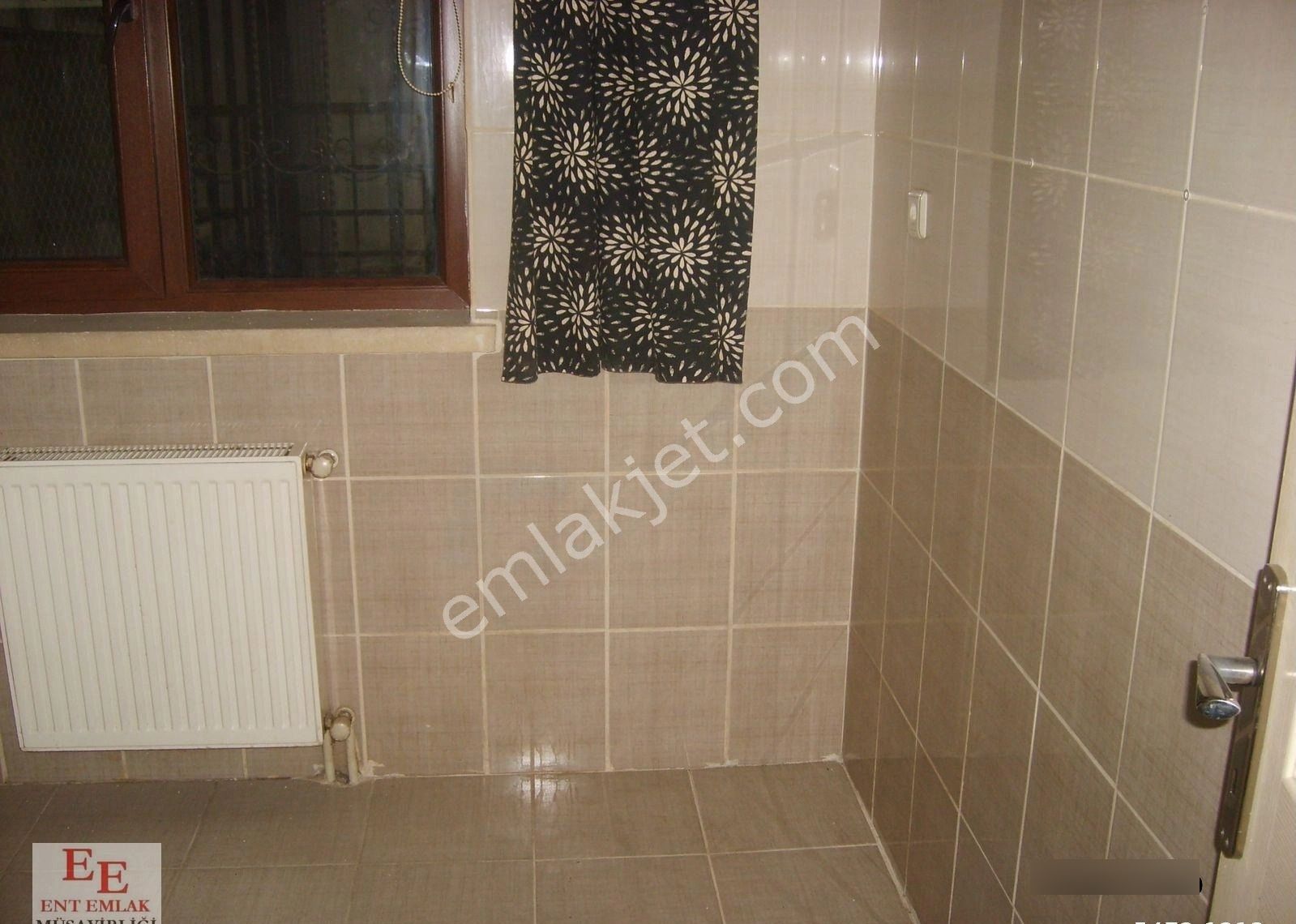 Bahçeli 5.sokaskta 2+1 Kombili Giriş Ön - Görsel 2