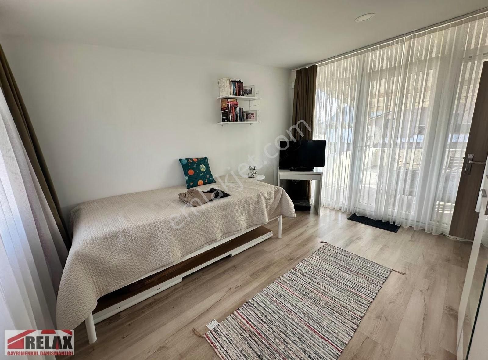 Urla Zeytinalanı | 4+1 Full Tadilatlı Villa | 3 Tarafı Bahçeli - Görsel 16