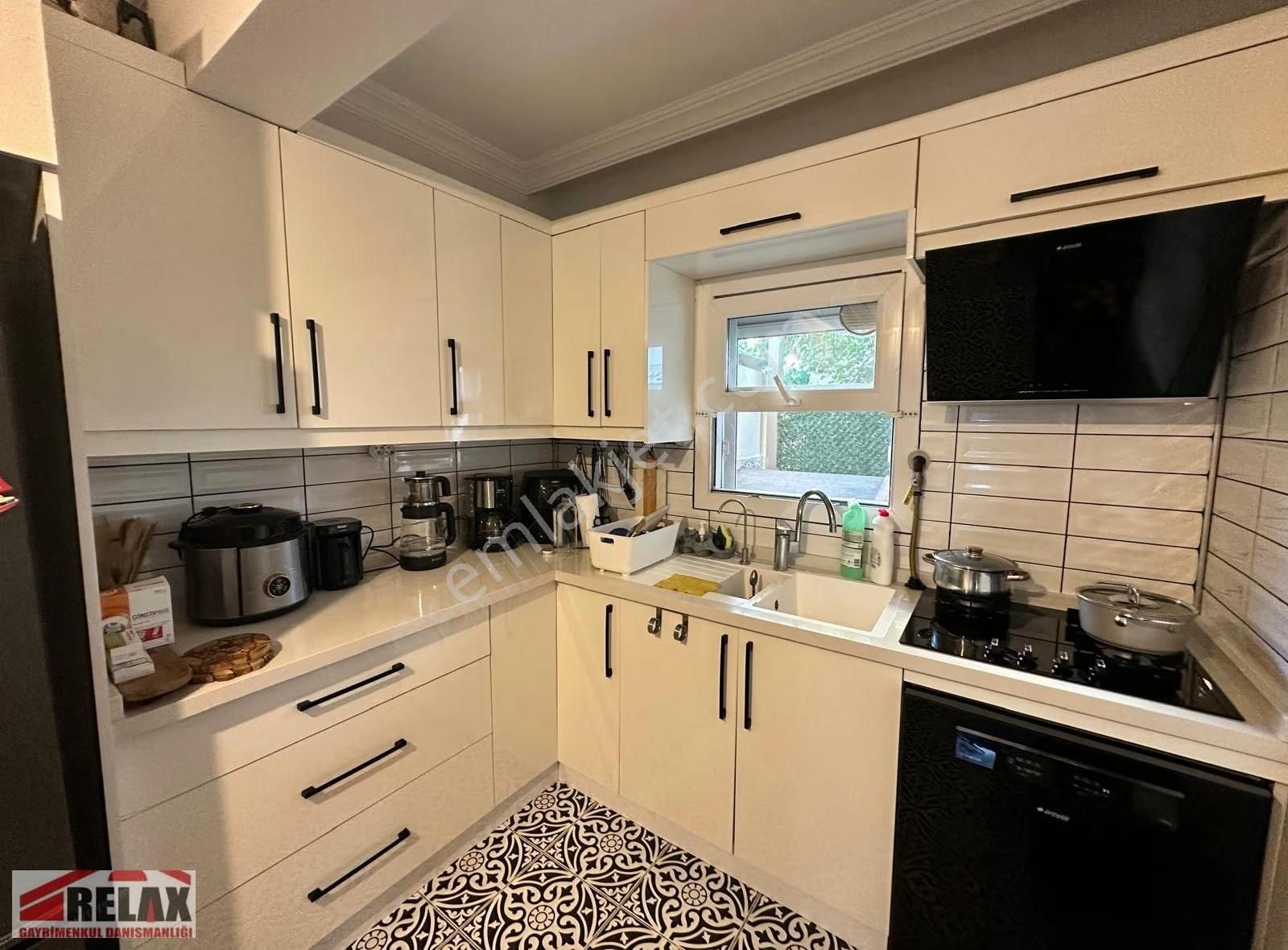 Urla Zeytinalanı | 4+1 Full Tadilatlı Villa | 3 Tarafı Bahçeli - Görsel 10