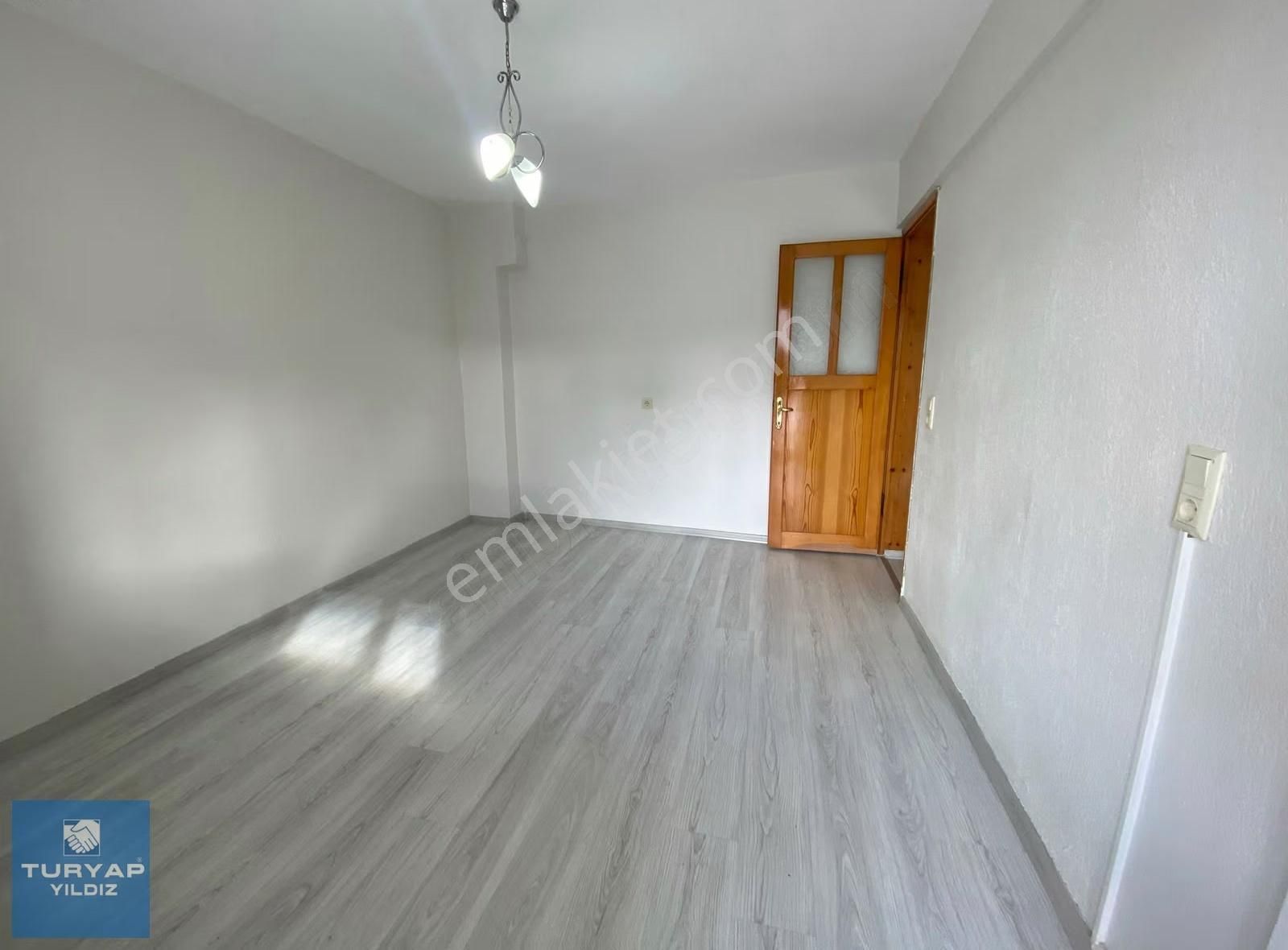 Buca Göksu Mah Köşe 135 M2 Doğalgazlı Ayrı Mutfaklı Kiracısız - Görsel 9