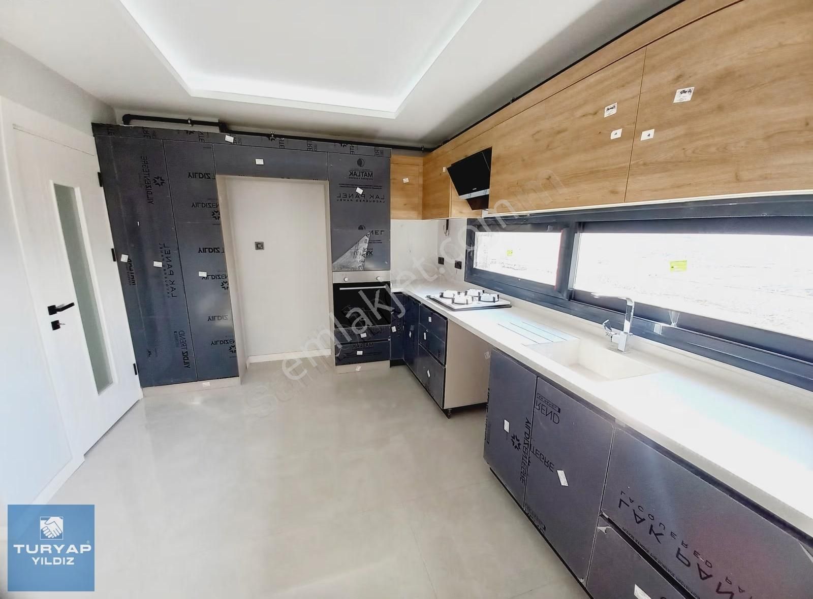 Menemen İstiklal Mah. Site İçi Havuzlu Kiralık 3+1 155 M2 Daire - Görsel 16