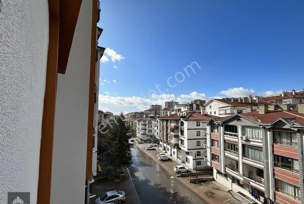 Uzman Emlak Ofisinden İncirli Mh.de 3.kat Konumunda Isı Yalıtımlı Bağımsız 3+1 Daire - Görsel 23