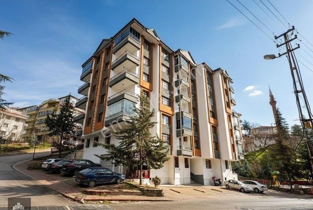 Uzman Emlak Ofisinden İncirli Mh.de 3.kat Konumunda Isı Yalıtımlı Bağımsız 3+1 Daire - Görsel 3