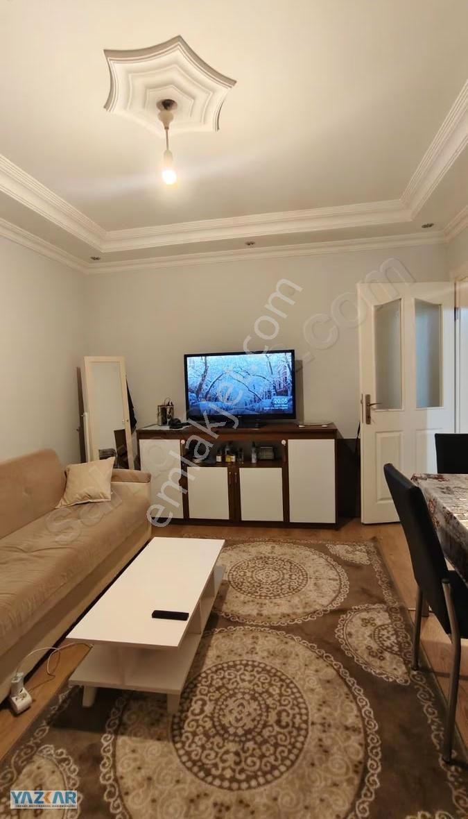 Metrobüse 5 Dk Mesafede Satılık 2+1 Giriş Kat - Görsel 2