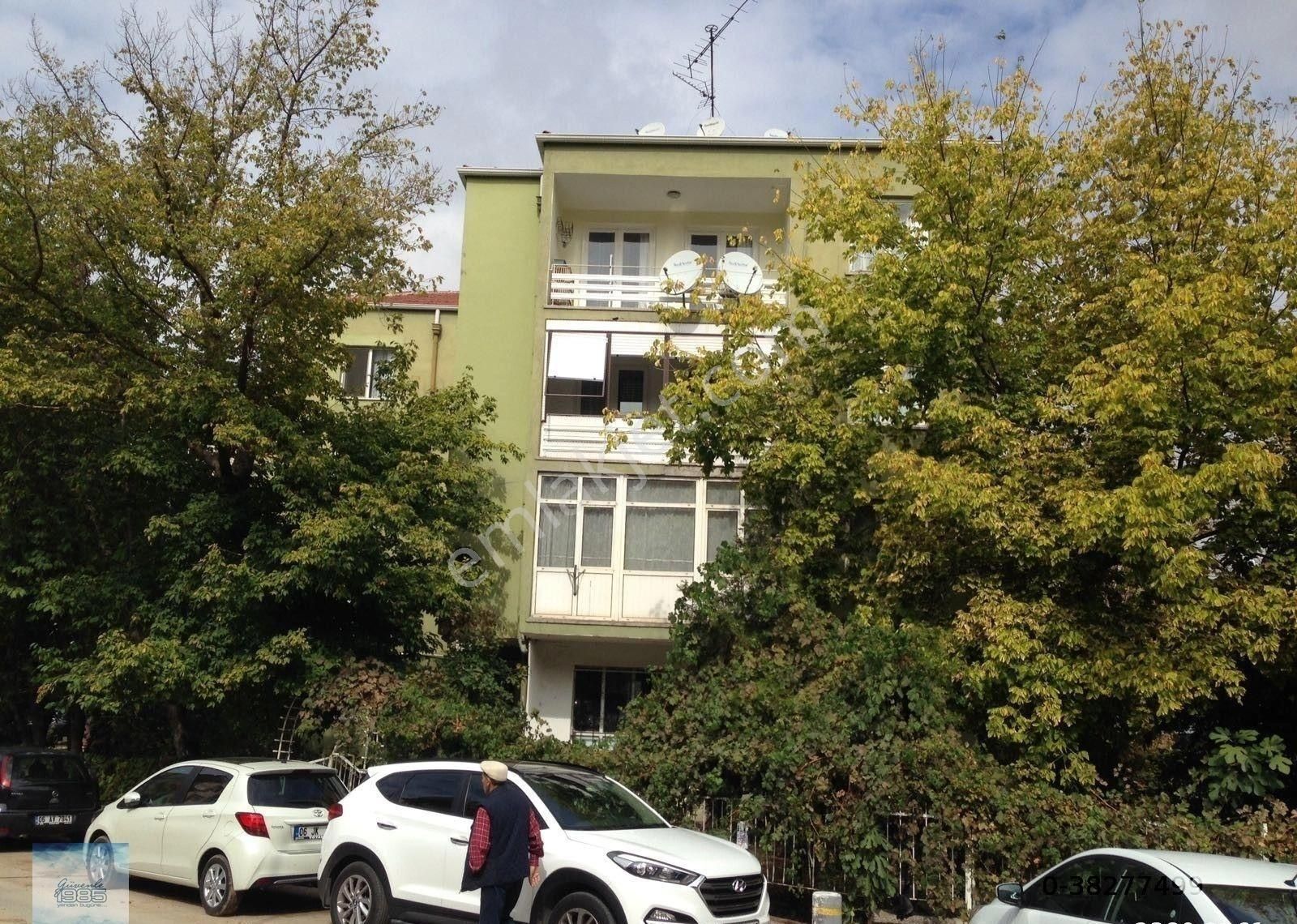 Bardacık Sokak 2. Kat 3+1 Bakımlı Kombili Açık Otoparklı 100m2 Doğu Güney Batı Cephe Kiracı Mart