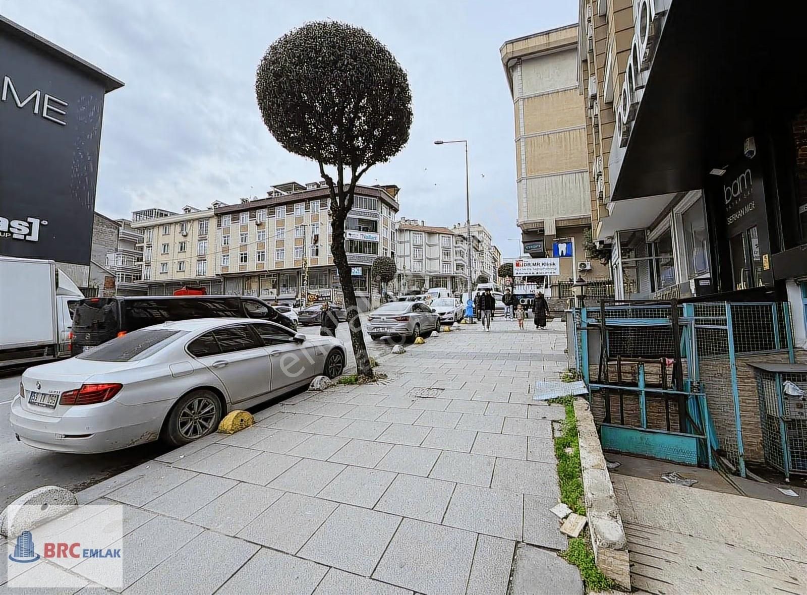 Küçükçekmece Halkalı Fatih Caddesine Cephe 280 M2 Satılık Dükkan