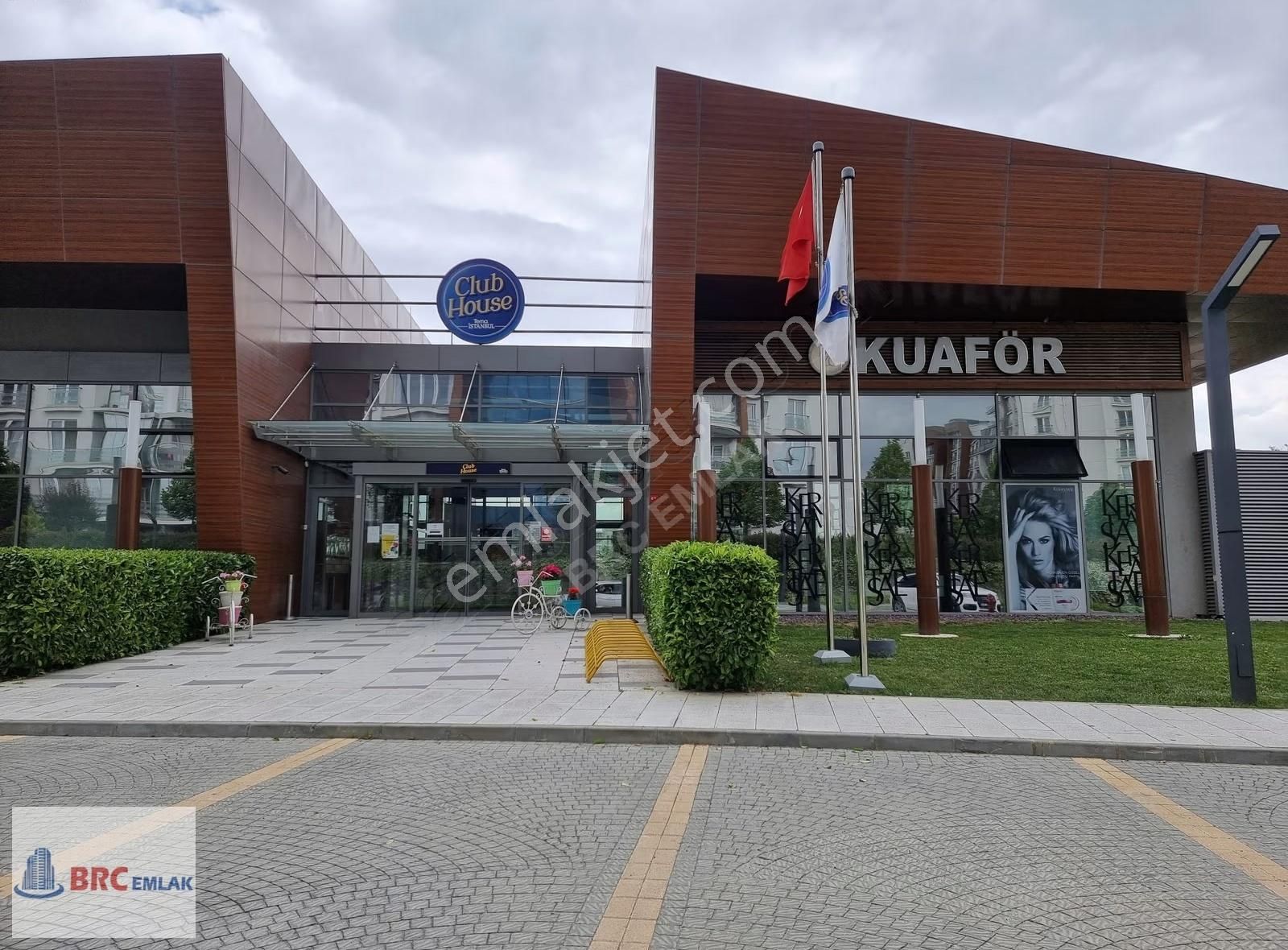 Halkalı Atakent Tema İstanbul Eşyalı Balkonlu Büyük Satılık 1+1 - Görsel 12