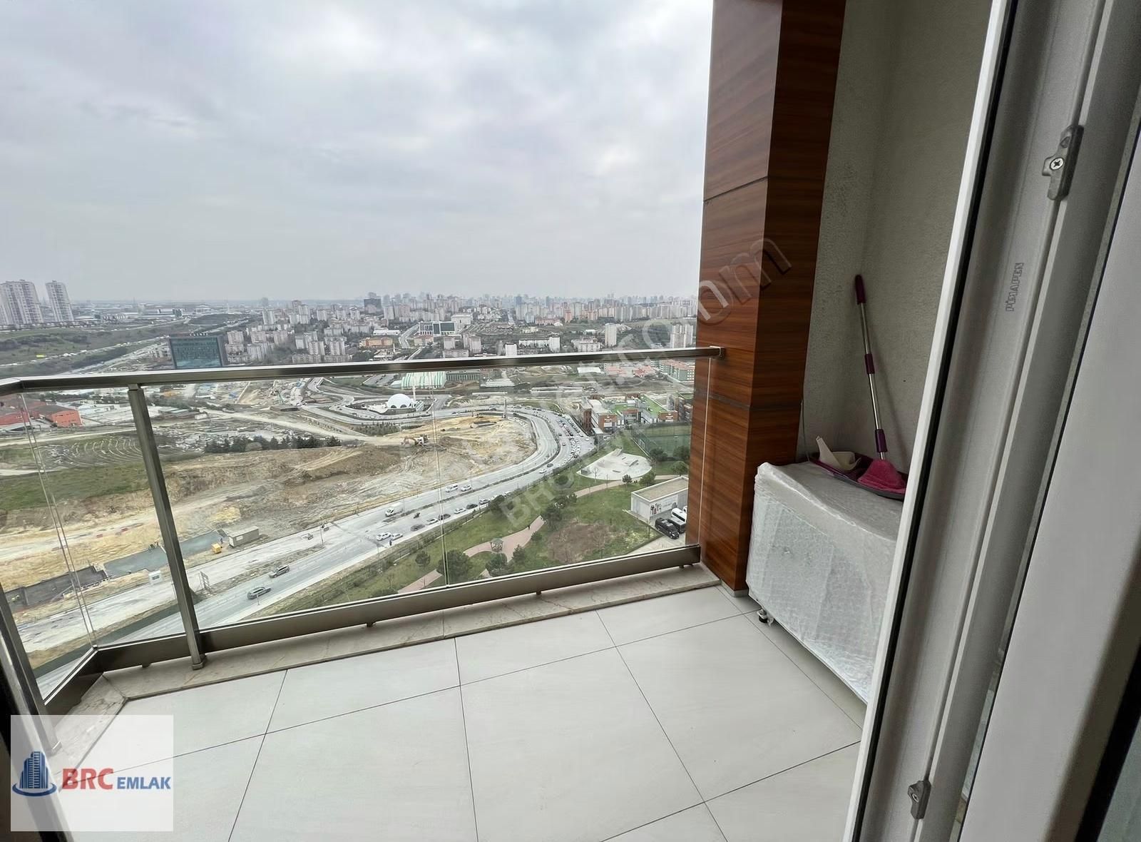 Halkalı Atakent Tema İstanbul Eşyalı Balkonlu Büyük Satılık 1+1 - Görsel 22