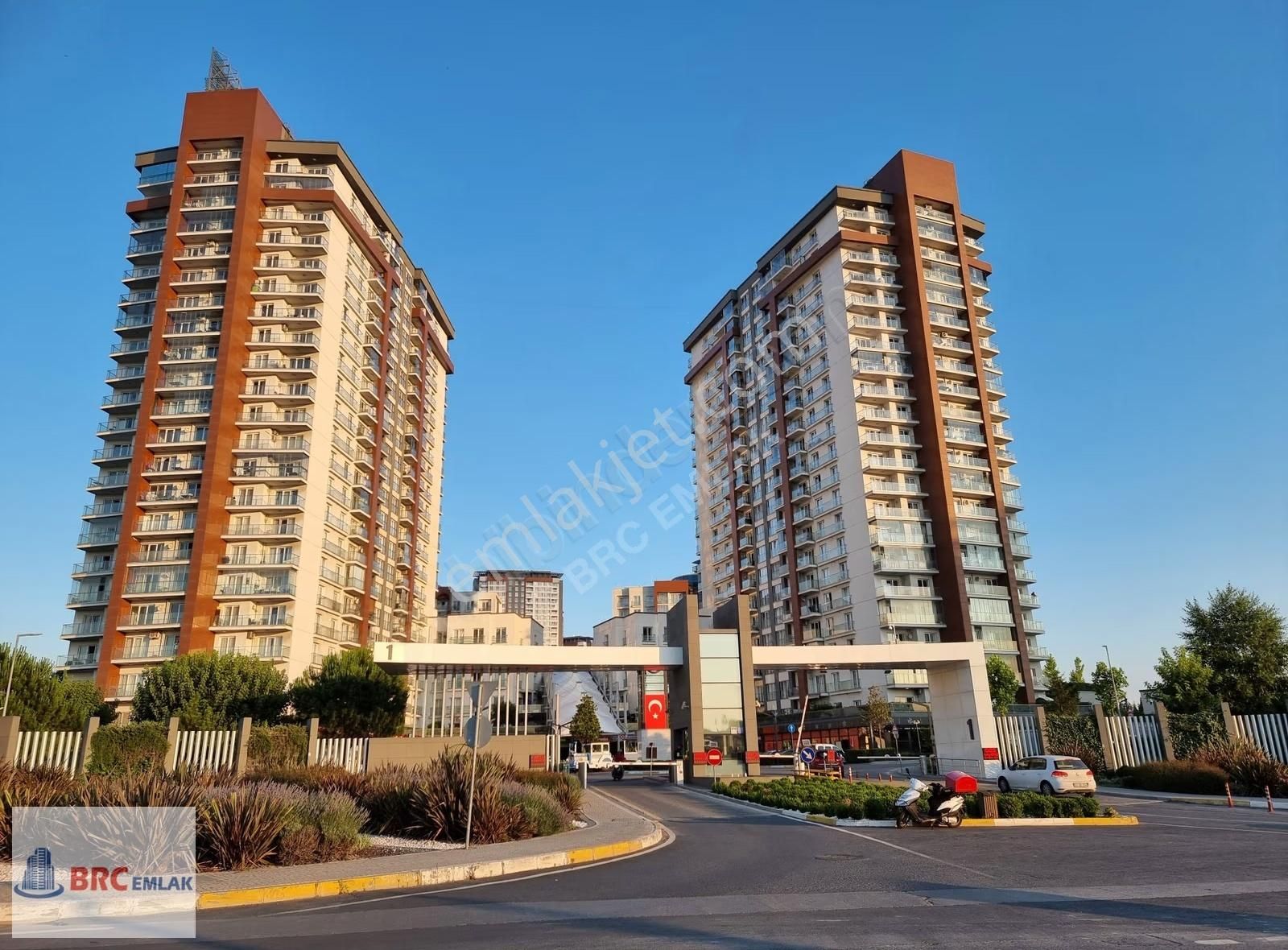 Halkalı Atakent Tema İstanbul Eşyalı Balkonlu Büyük Satılık 1+1 - Görsel 24