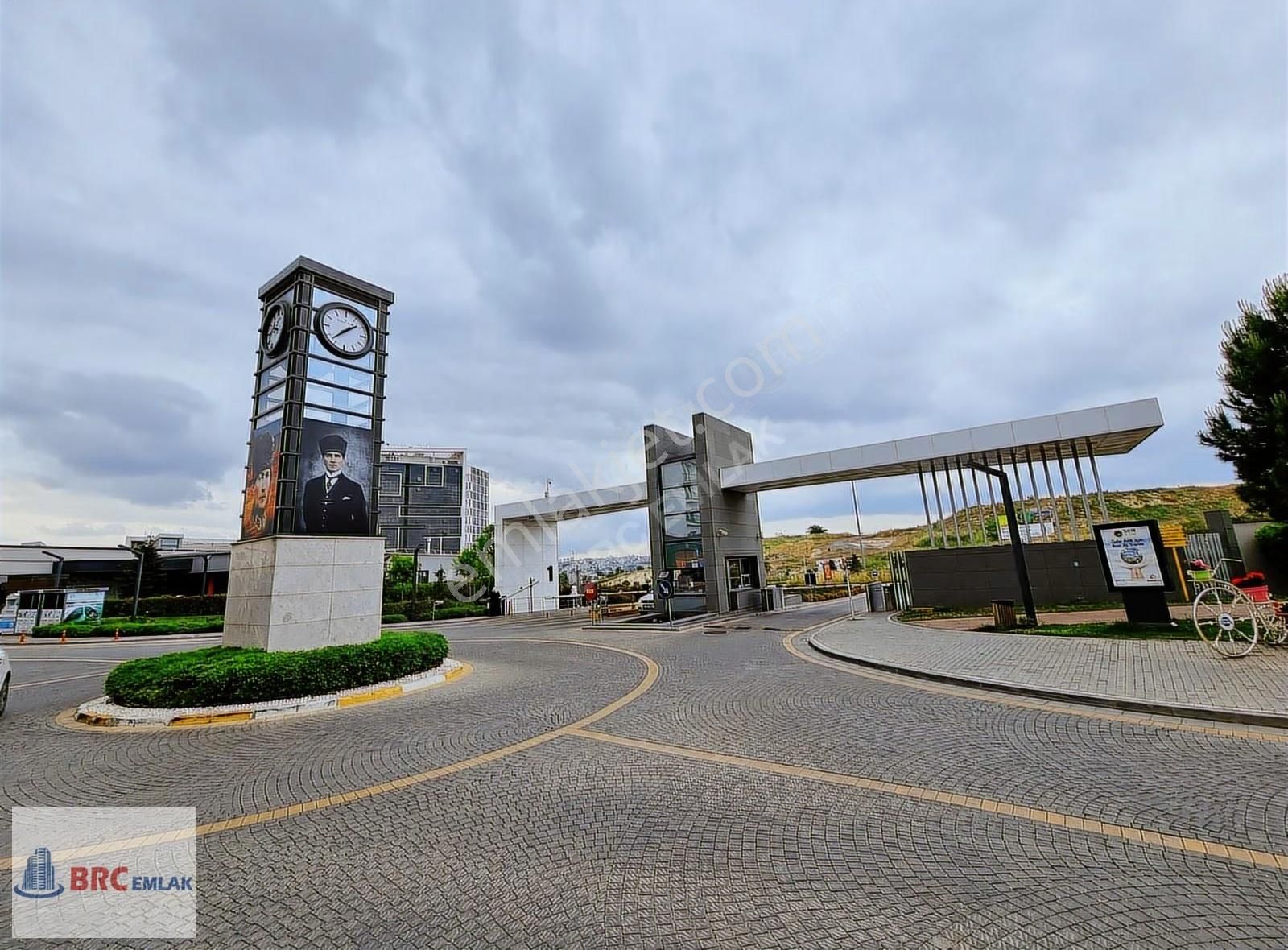 Halkalı Atakent Tema İstanbul Eşyalı Balkonlu Büyük Satılık 1+1 - Görsel 28