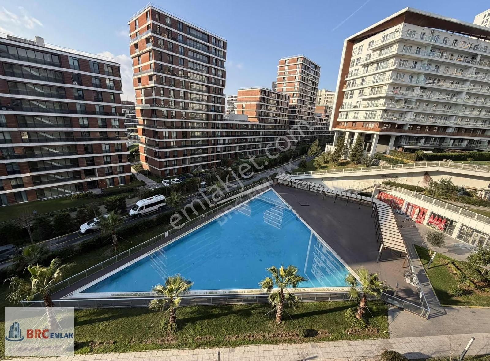 Halkalı Atakent Dumankaya Konsept Peyzaj Bakımlı Eşyalı 1+1