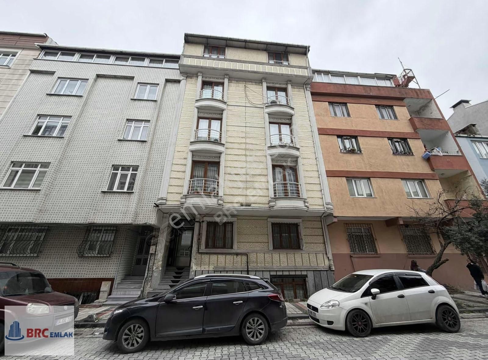 Sultangazi Cumhuriyet Mahallesinde Dubleks İki Ayrı Giriş Daire - Görsel 23