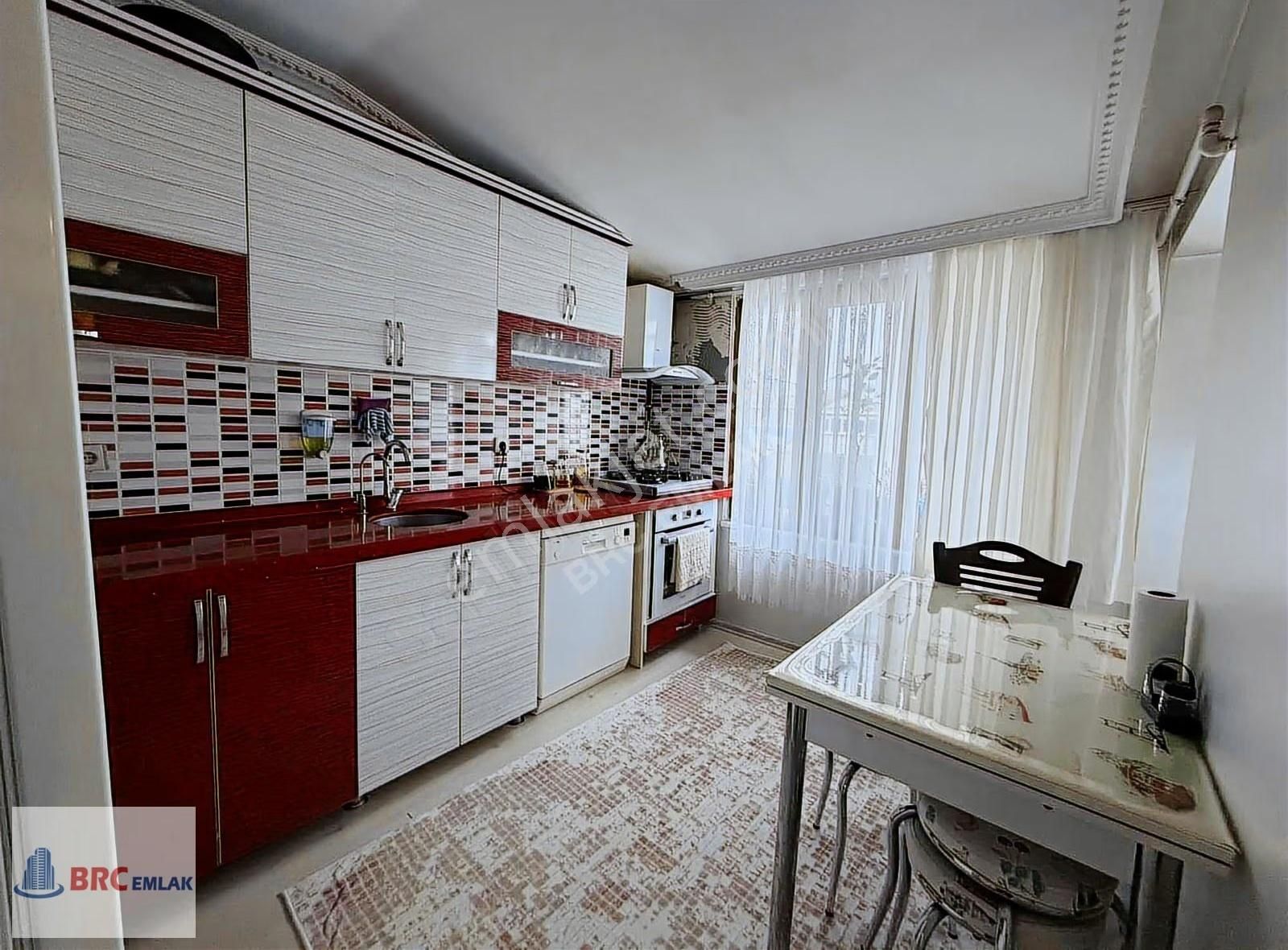 Sultangazi Cumhuriyet Mahallesinde Dubleks İki Ayrı Giriş Daire - Görsel 22