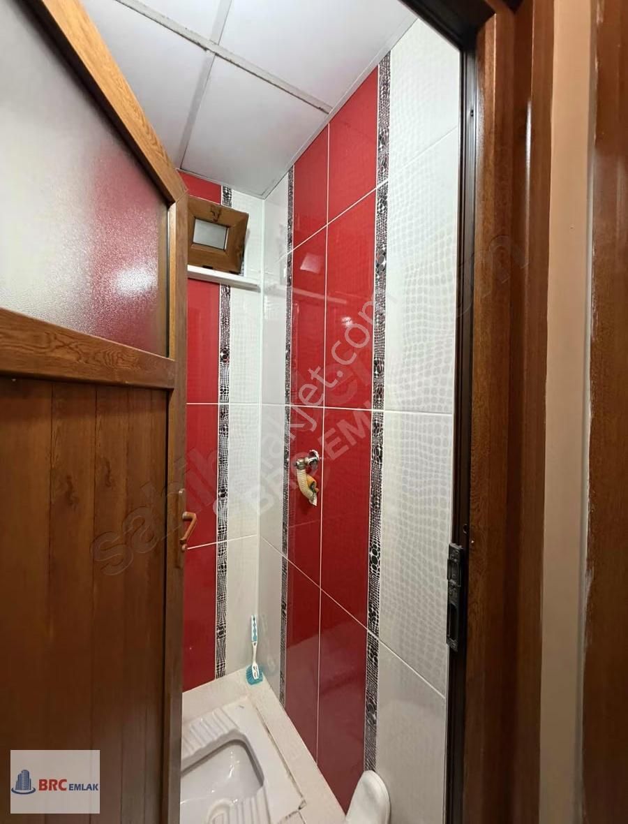 Sultangazi Cumhuriyet Mahallesinde Dubleks İki Ayrı Giriş Daire - Görsel 11