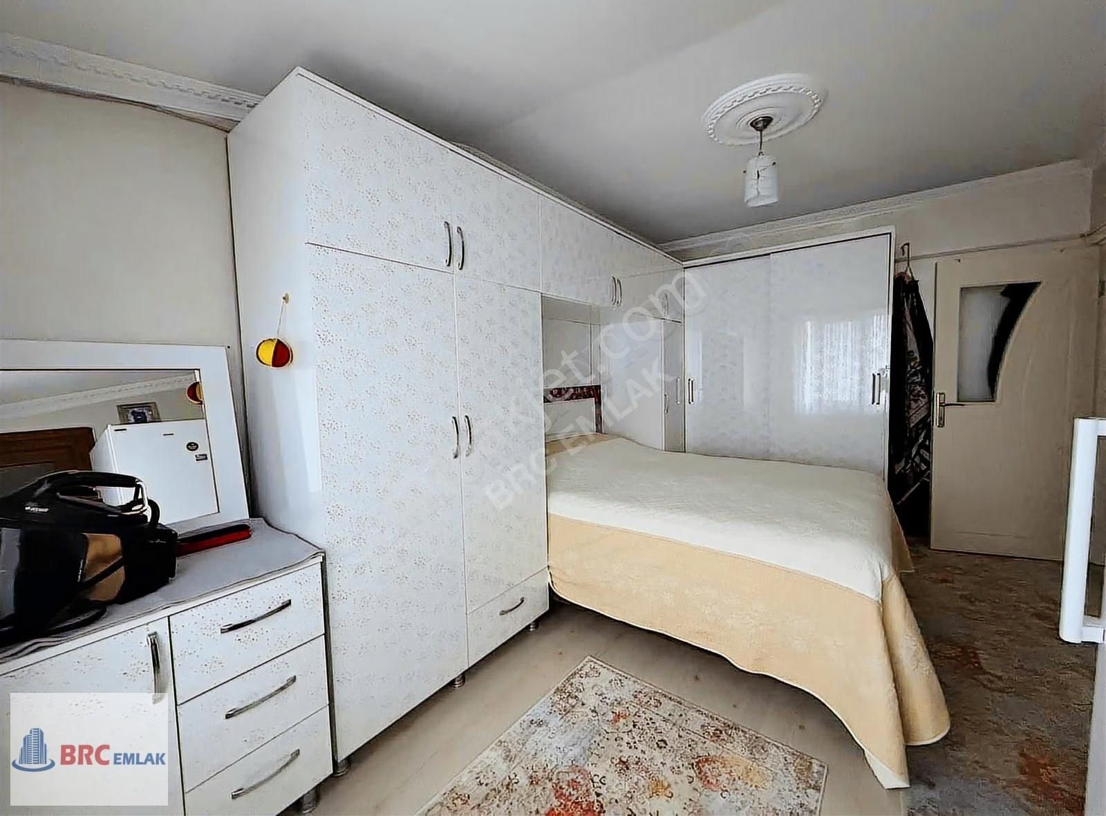 Sultangazi Cumhuriyet Mahallesinde Dubleks İki Ayrı Giriş Daire - Görsel 4