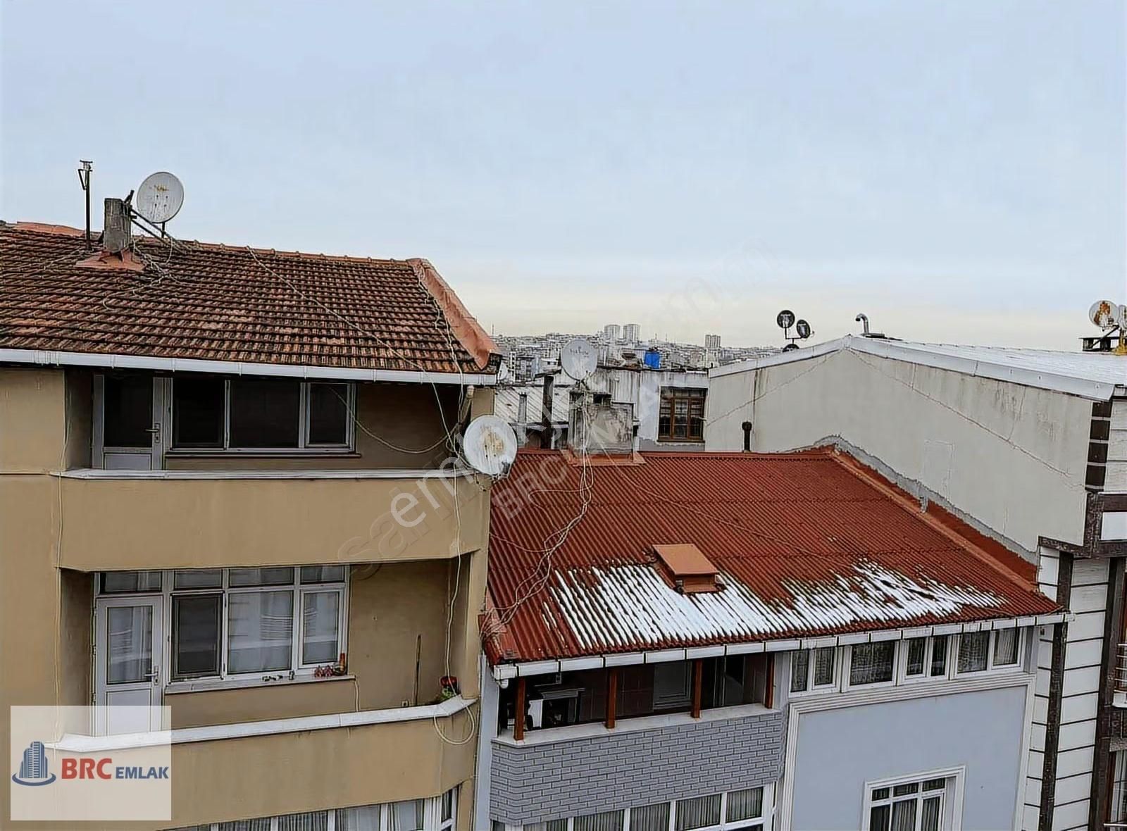 Sultangazi Cumhuriyet Mahallesinde Dubleks İki Ayrı Giriş Daire - Görsel 2