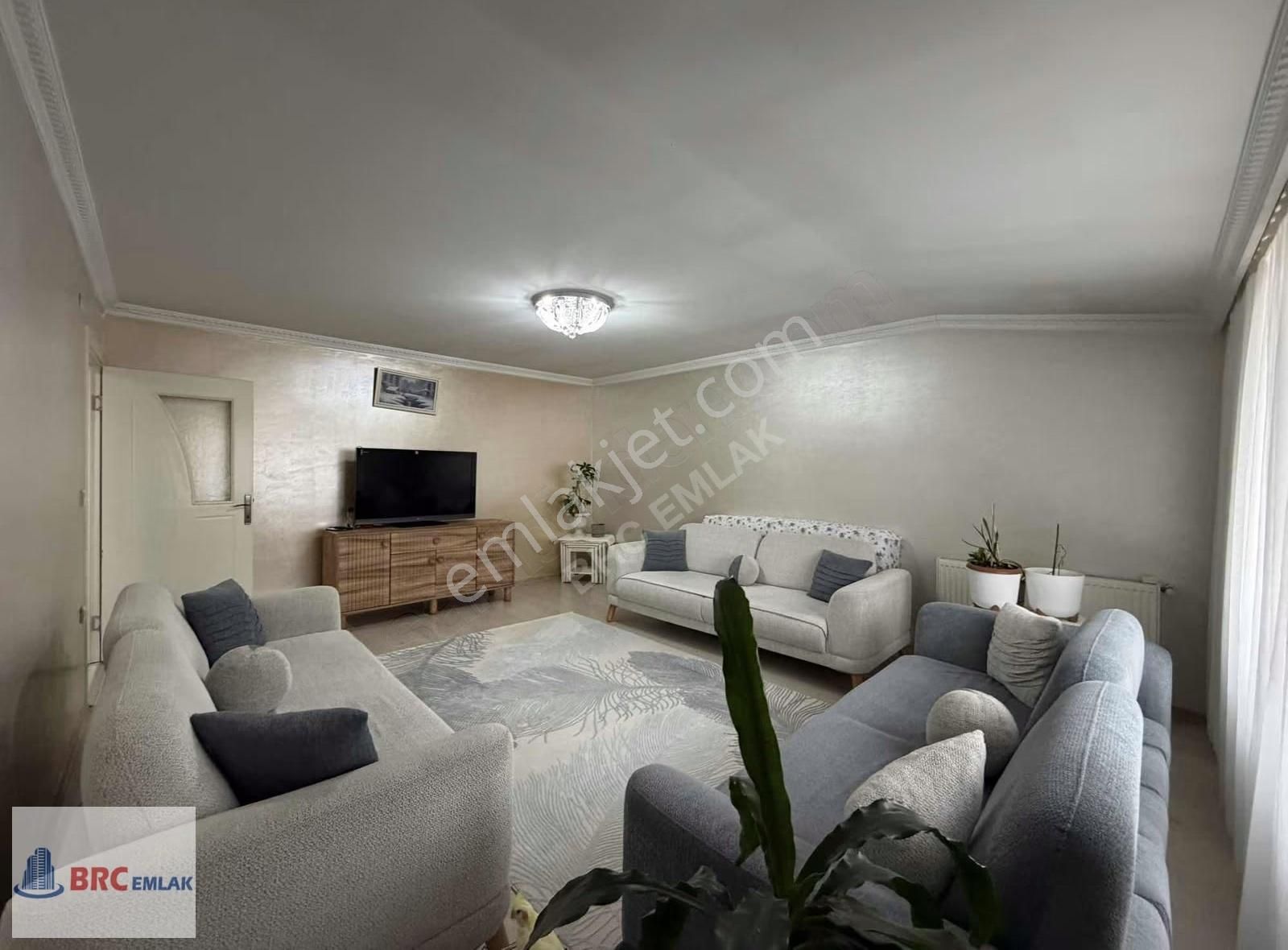 Sultangazi Cumhuriyet Mahallesinde Dubleks İki Ayrı Giriş Daire - Görsel 12