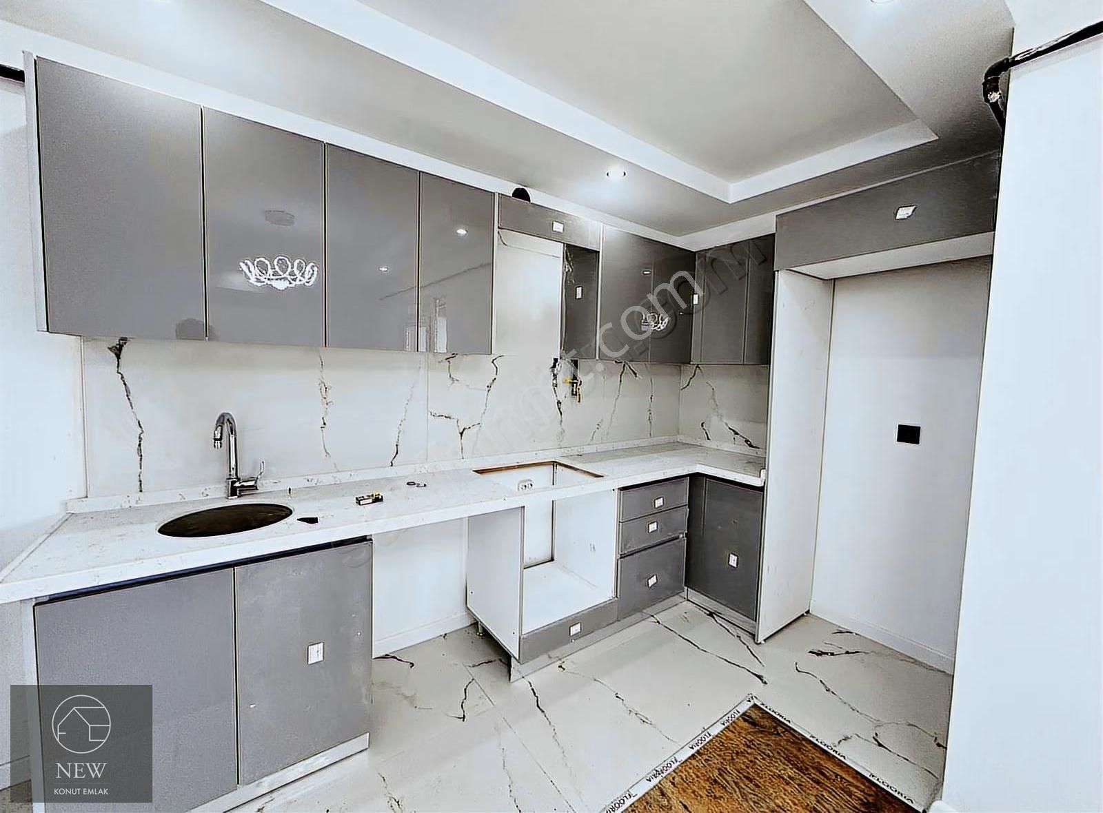 New Emlak'tan Şarhöyük Mahallesinde Satılık 1+1 Lüx Daire