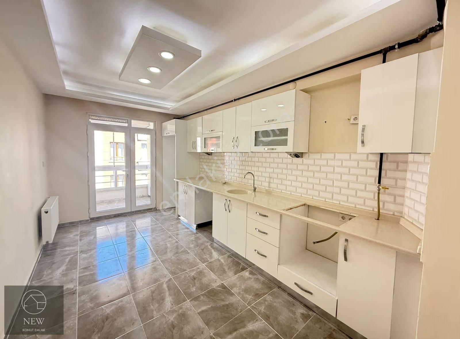 New Emlak'tan Fatih De Kiralık Kilerli ,geniş 2+1 Daire