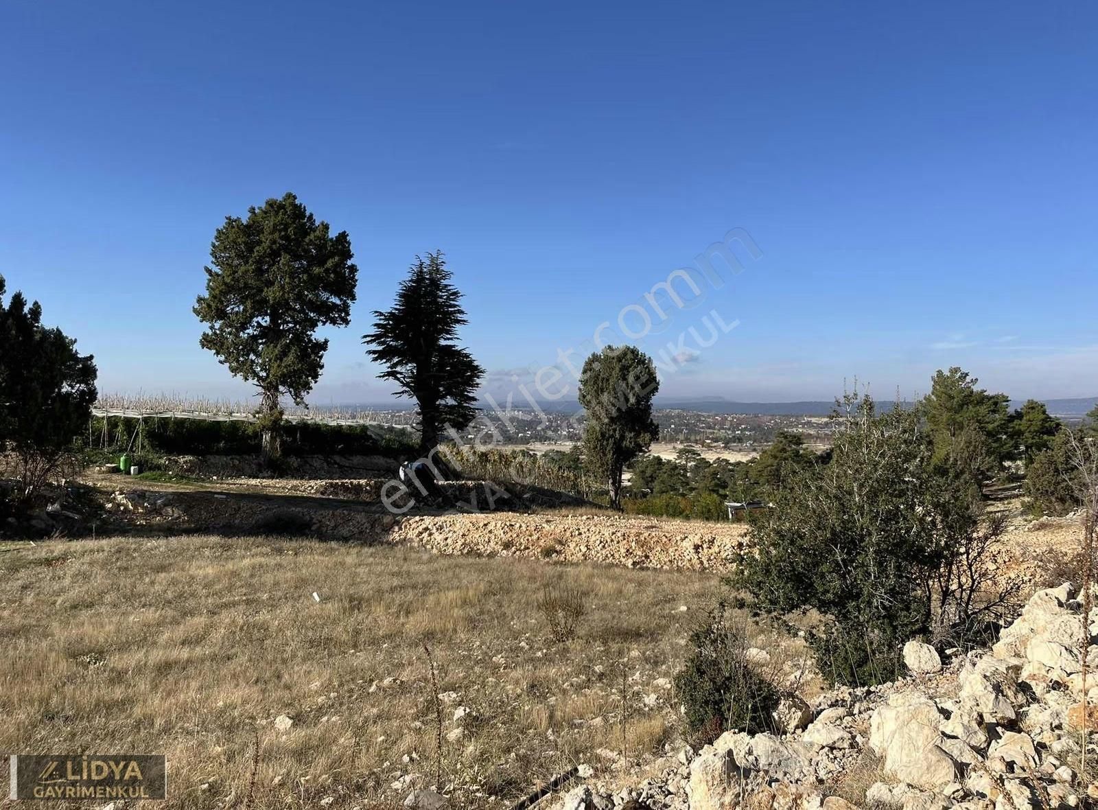 Avgadı-süpürgelik Arası 744 M2 Satılık Tarla