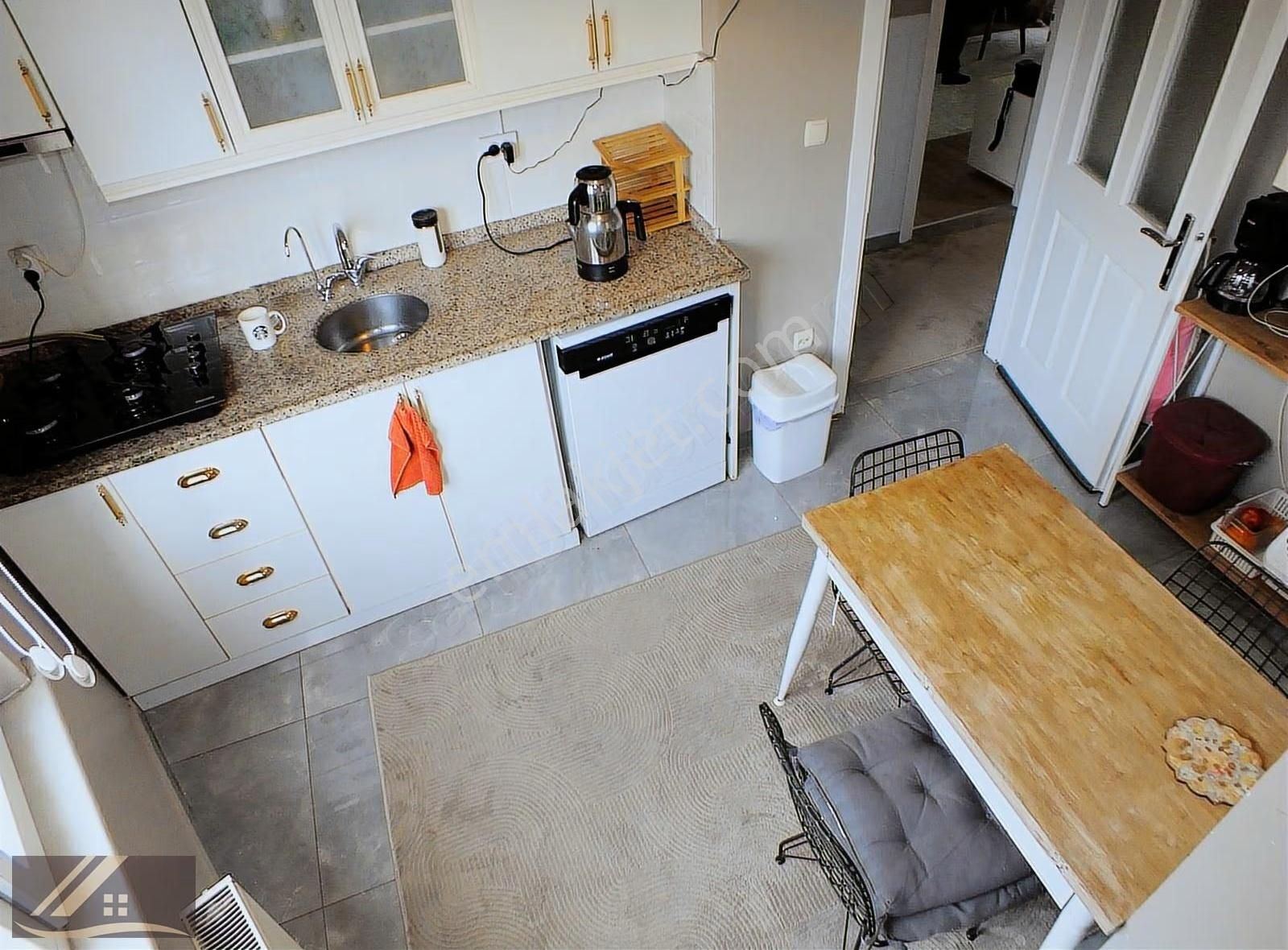 Mislife'tan Yeşilpınar Girne Caddesinde 1.kat 2+1 85 M2 Balkonlu - Görsel 2