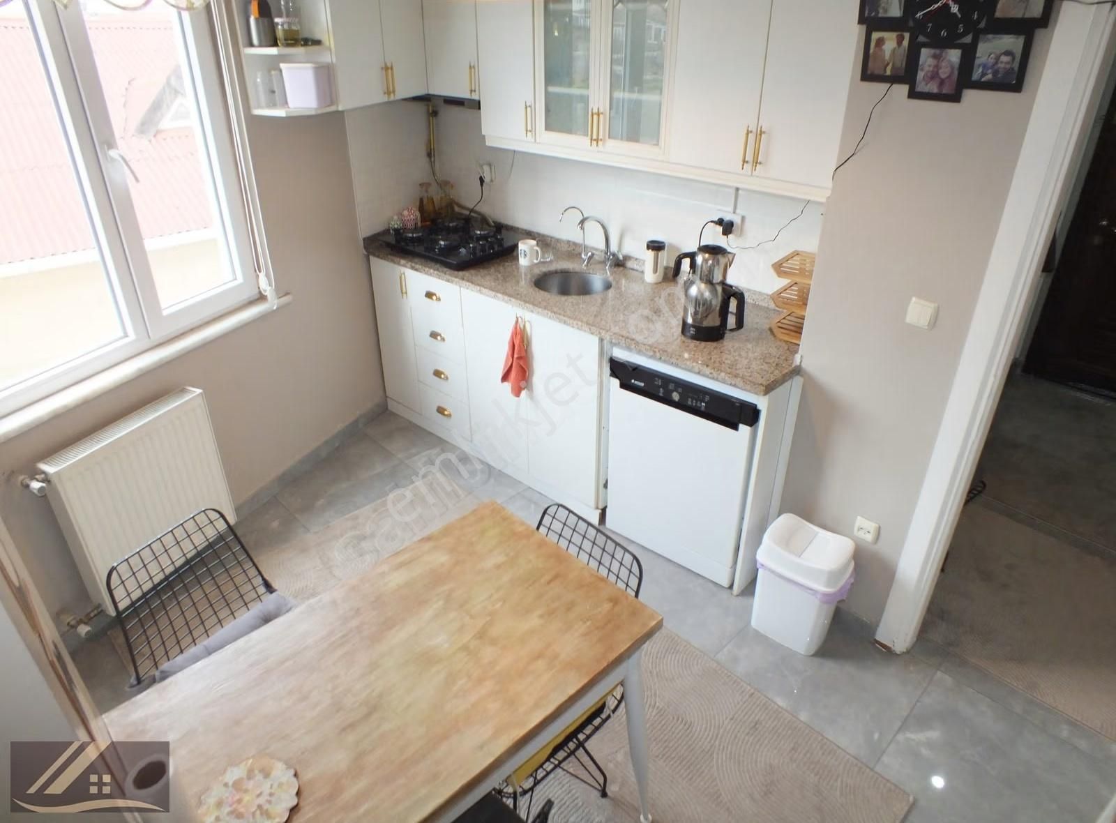 Mislife'tan Yeşilpınar Girne Caddesinde 1.kat 2+1 85 M2 Balkonlu - Görsel 16