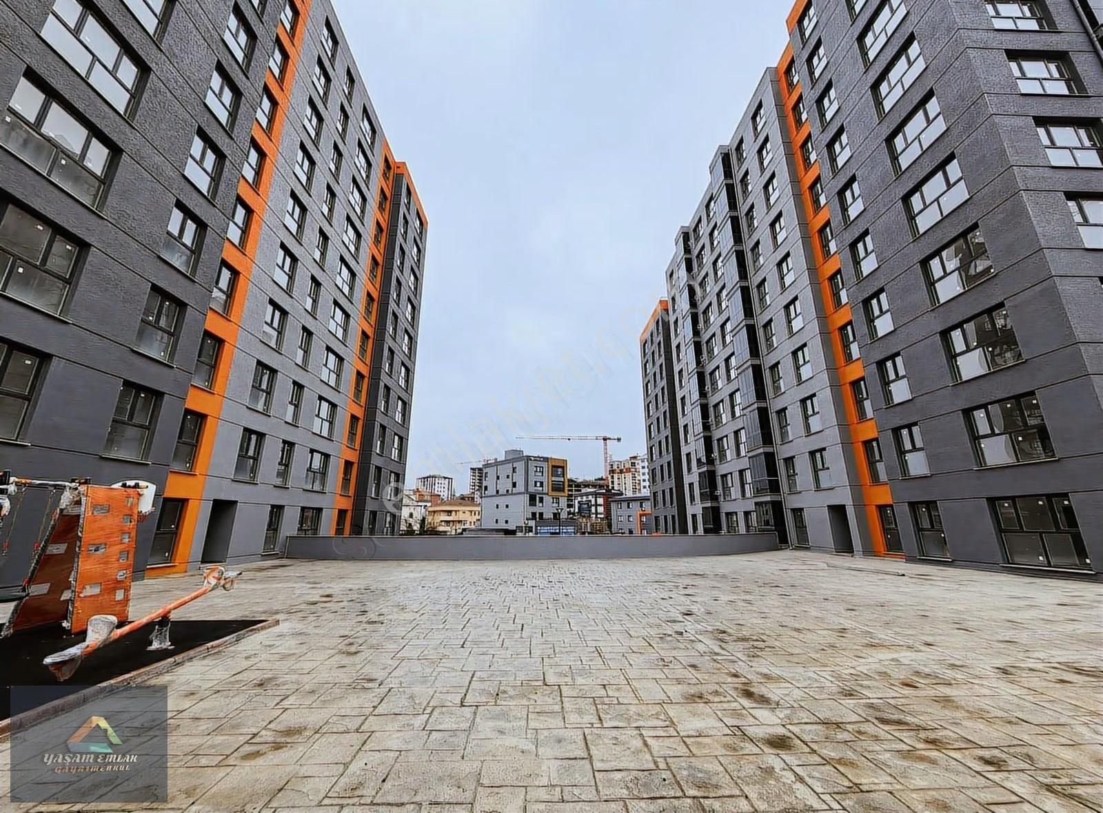 Yaşam'dan Velibaba'da Merkezi Konum Site İçi Satılık 2+1 Daire