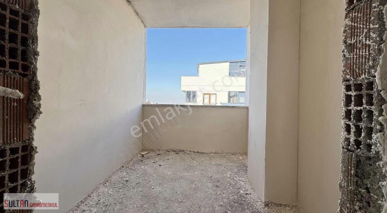 Sultan Gayrımenkul'den Bağlarbaşı Okuluna Ykn 2 + 1 Orta Kat - Görsel 2