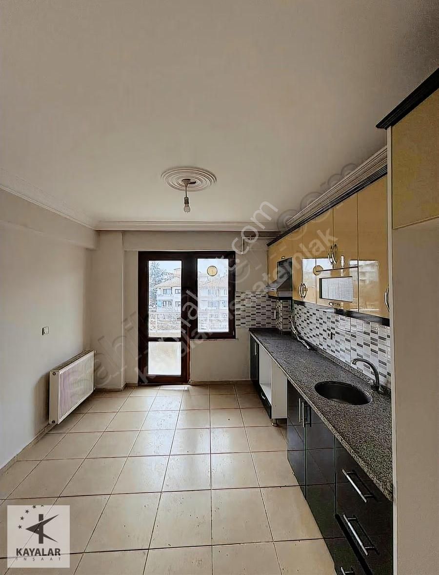 Kayalar Emlaktan İsmetpaşa Mahallesinde Kiralık 3+1 Daire - Görsel 20