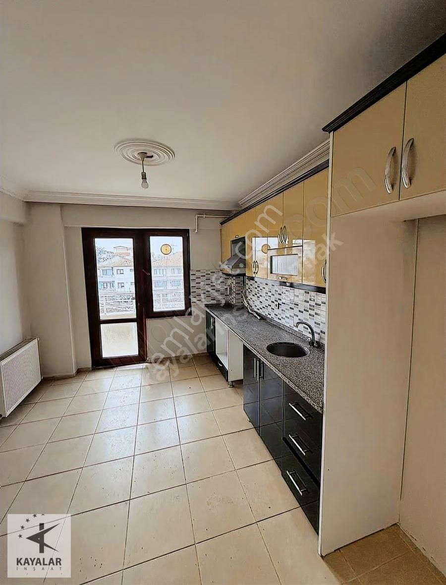 Kayalar Emlaktan İsmetpaşa Mahallesinde Kiralık 3+1 Daire - Görsel 18