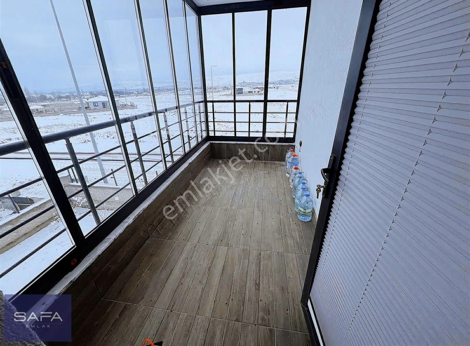 Safa Emlak'tan Güneşlide Satılık Lüks Villa - Görsel 25