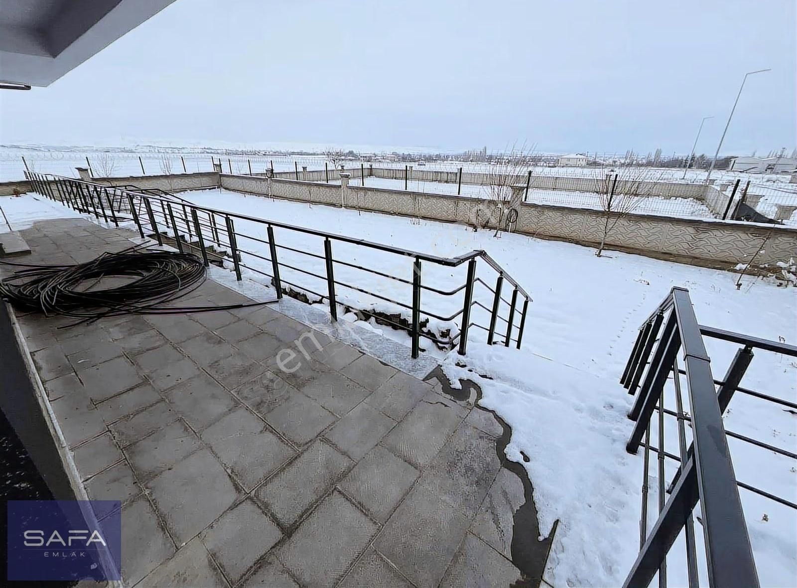 Safa Emlak'tan Güneşlide Satılık Lüks Villa - Görsel 33