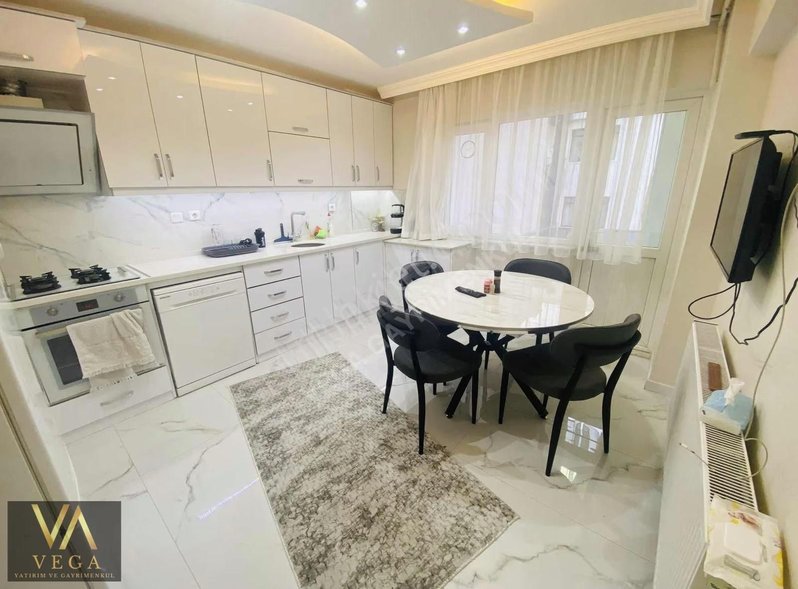 Aynı Ali Mah 3+1 145m2 Asansörlü Cadde Üzeri Son Kat