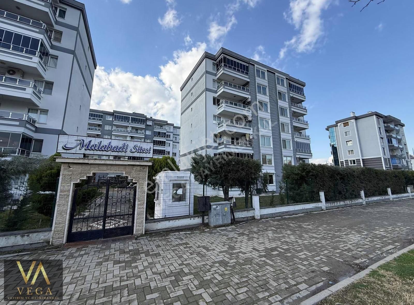 Güzelyurt Mah 3+1 130m2 Full Öz Site İçinde 1.balkon - Görsel 27