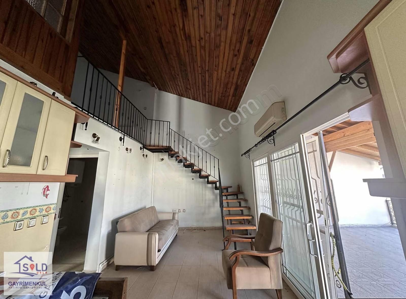 Urla Çeşmealtı Denize Yürüme Mesafesinde Daire