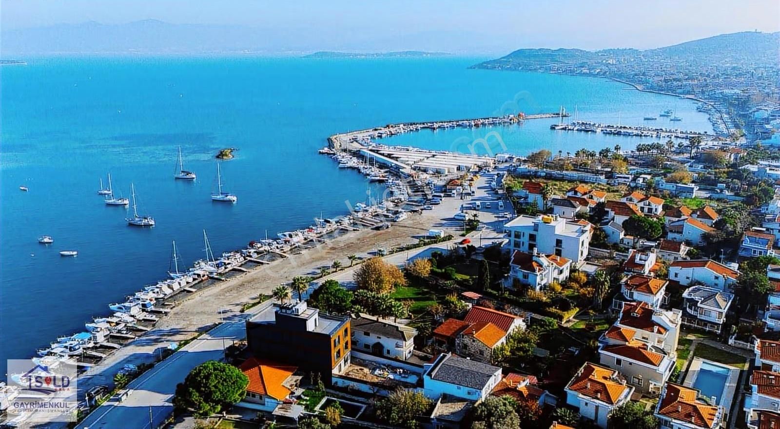 Urla Çeşmealtı Sahilde Denize Sıfır Satılık Müstakl Villa - Görsel 13