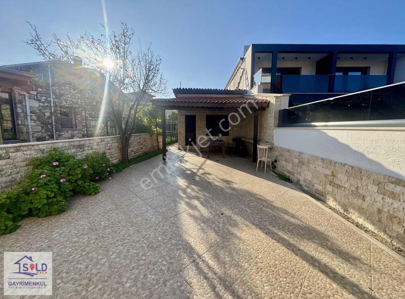 Urla Çeşmealtı Sahilde Denize Sıfır Satılık Müstakl Villa - Görsel 5