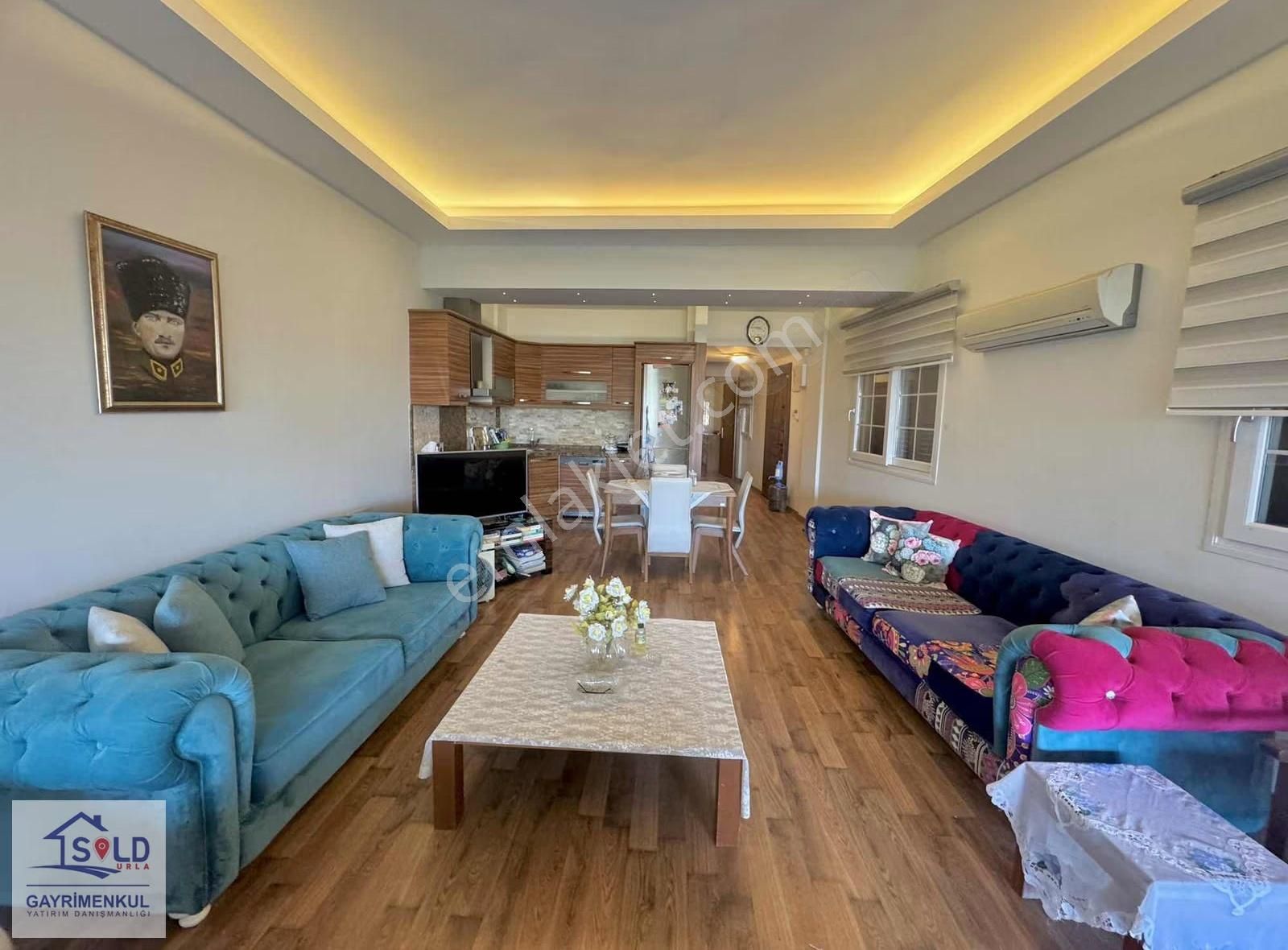 Urla Çeşmealtı Sahilde Denize Sıfır Satılık Müstakl Villa - Görsel 6