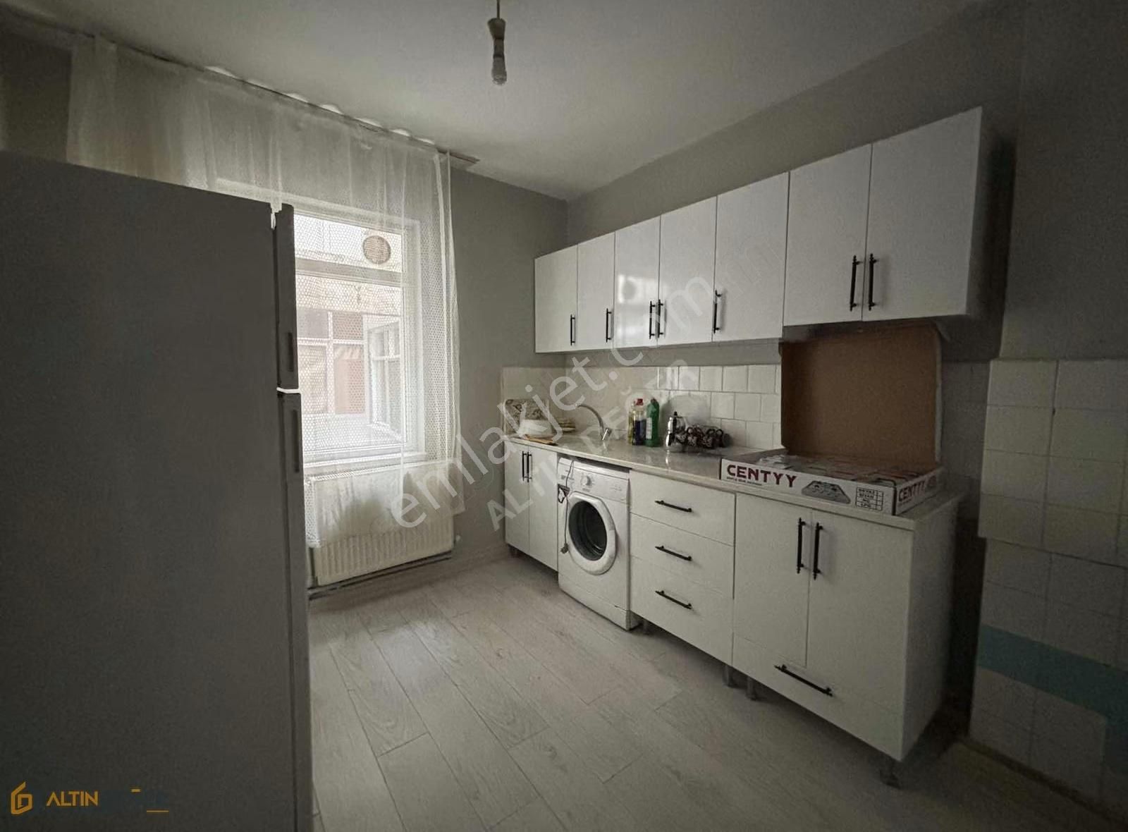 Merkezde Eşyalı 3+1 Kiralık Daire: Taşınmaya Hazır Fırsat!