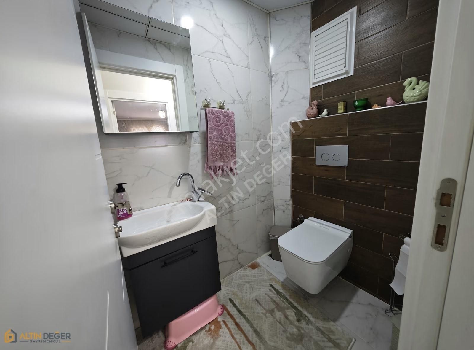 Gazi Mahallesi Merkezde 150 Net M² 3+1 Asansörlü Satılık Daire - Görsel 9