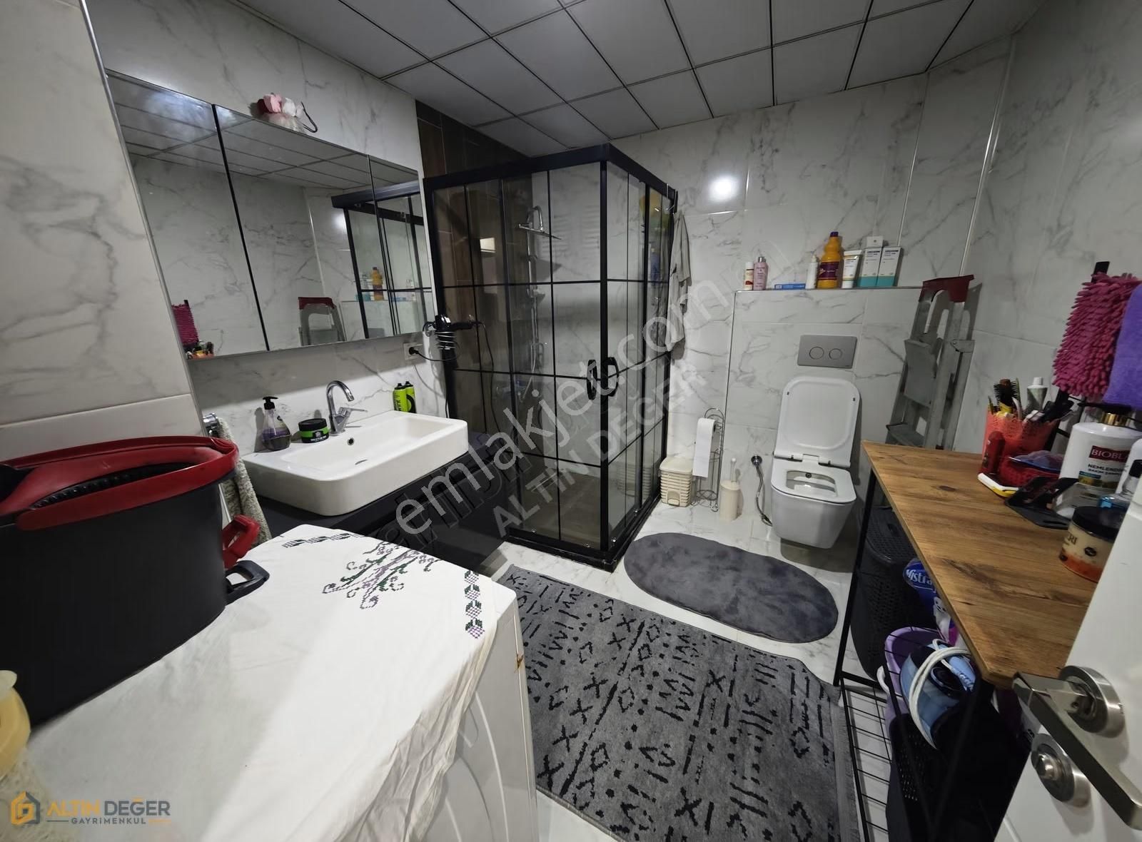 Gazi Mahallesi Merkezde 150 Net M² 3+1 Asansörlü Satılık Daire