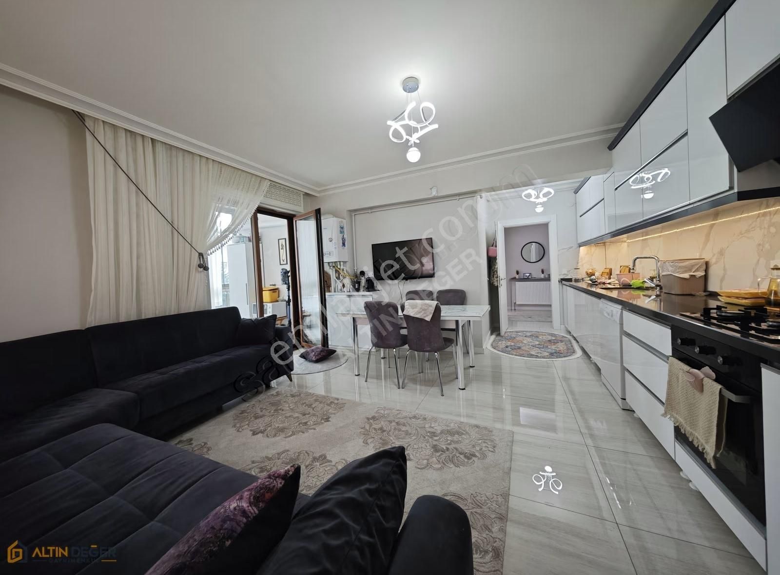 Gazi Mahallesi Merkezde 150 Net M² 3+1 Asansörlü Satılık Daire - Görsel 2