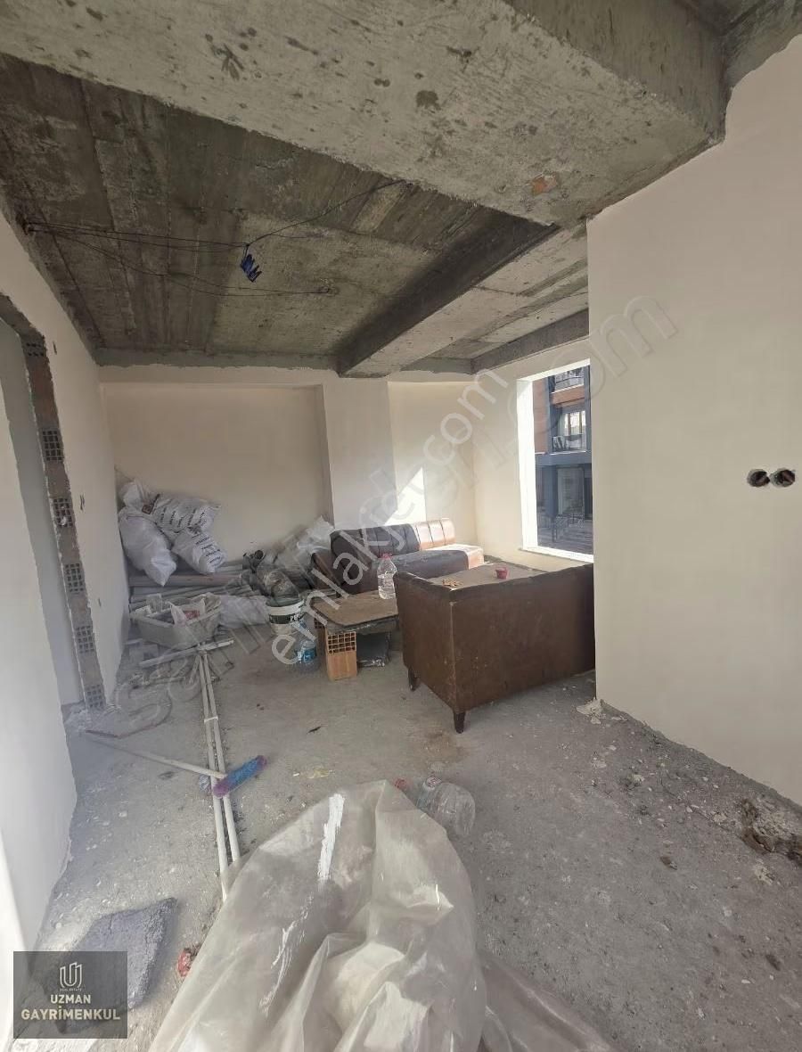 Avcılar Merkezi Konumunda Sıfır Bina Balkonlu1+1 Satılık Daire - Görsel 3