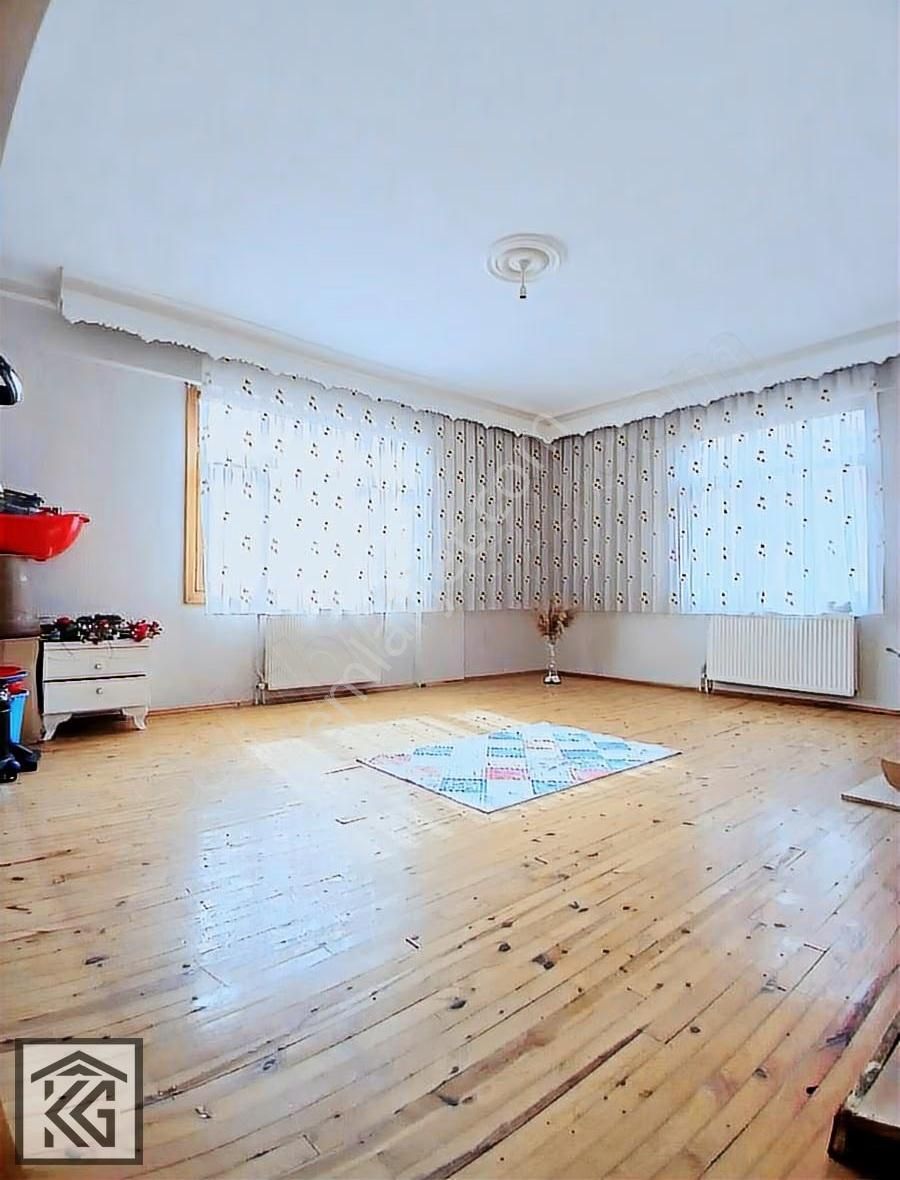 Kocalar'dan Ali Ulvi Caddesi Keçeciler Pazarı Yakını Geniş 3+1 - Görsel 13