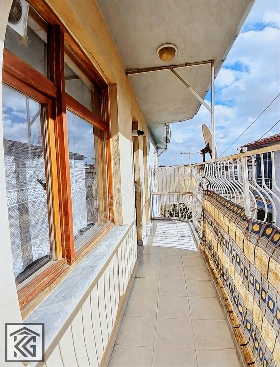 Kocalar'dan Ali Ulvi Caddesi Keçeciler Pazarı Yakını Geniş 3+1 - Görsel 35