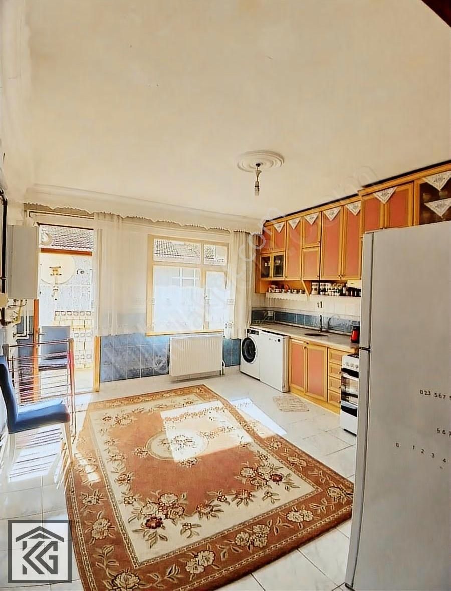 Kocalar'dan Ali Ulvi Caddesi Keçeciler Pazarı Yakını Geniş 3+1 - Görsel 10