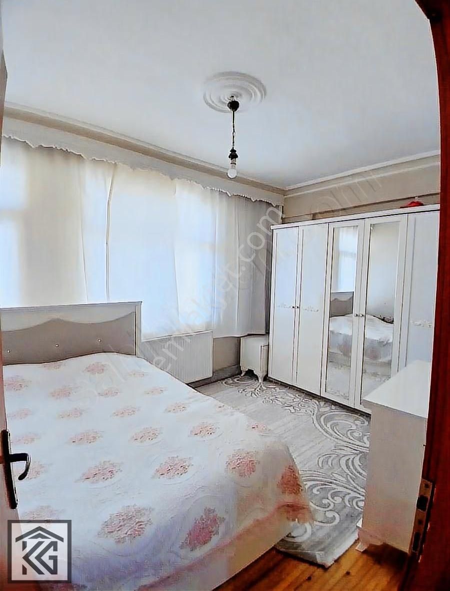 Kocalar'dan Ali Ulvi Caddesi Keçeciler Pazarı Yakını Geniş 3+1 - Görsel 4