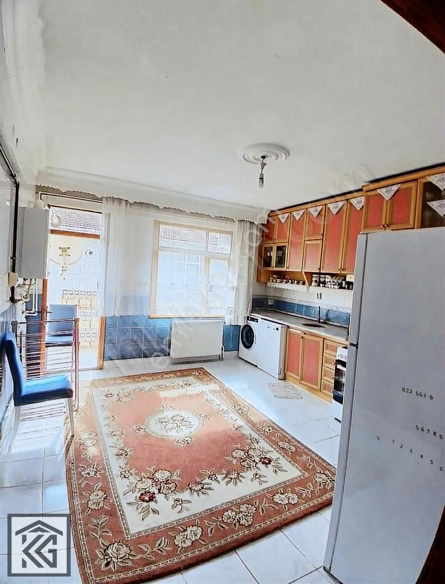 Kocalar'dan Ali Ulvi Caddesi Keçeciler Pazarı Yakını Geniş 3+1 - Görsel 16